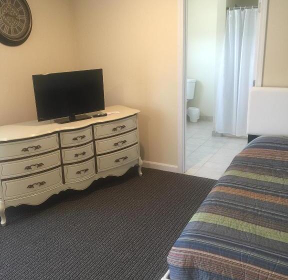 스탠다드 룸, Misquamicut Beach Front Inn