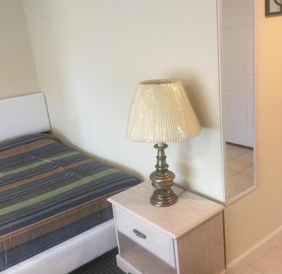 스탠다드 룸, Misquamicut Beach Front Inn