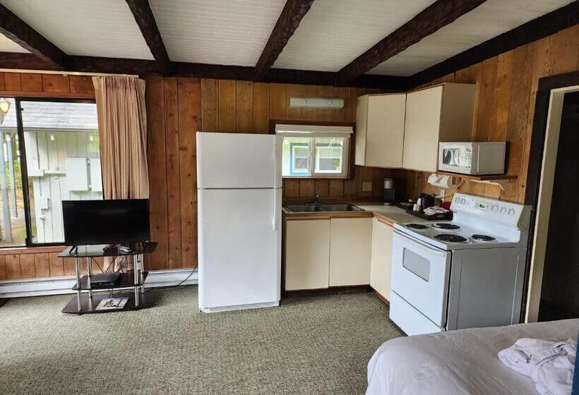 小室, Ocean Crest Resort