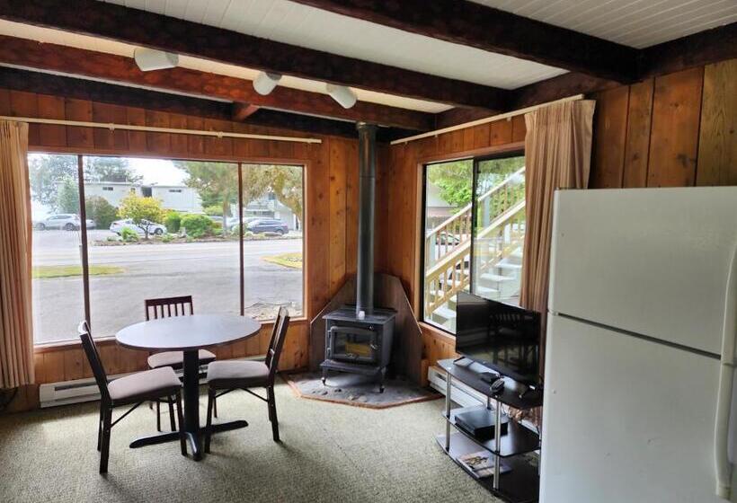 小室, Ocean Crest Resort