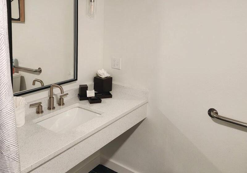 标准工作室, Ocean Crest Resort