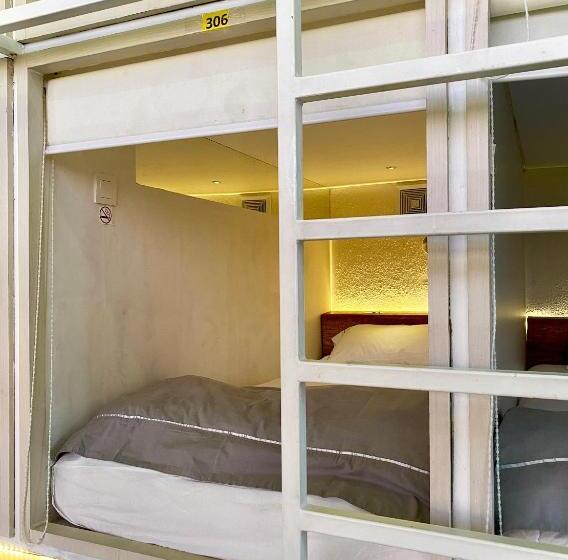 침실 별도 스탠다드 싱글 룸, The Hide Hostel At Canggu