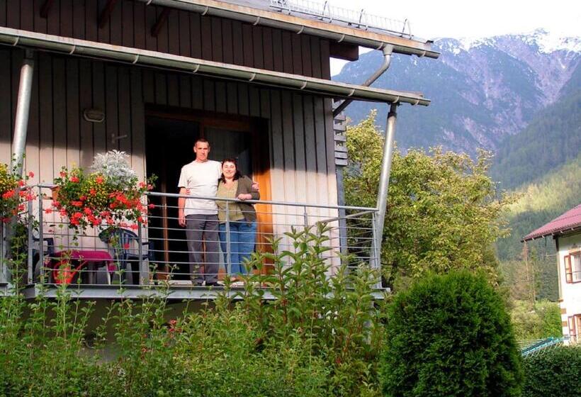 Номер Стандарт с Балконом, Wanderhotel Grüner Baum