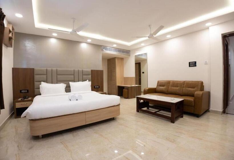 Номер Deluxe Кровать Кинг, Baby Elite By Tio   The Indian Origin Hotels