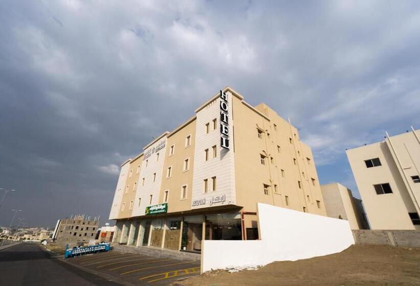 豪华套房, نصف الموسم للشقق المخدومة