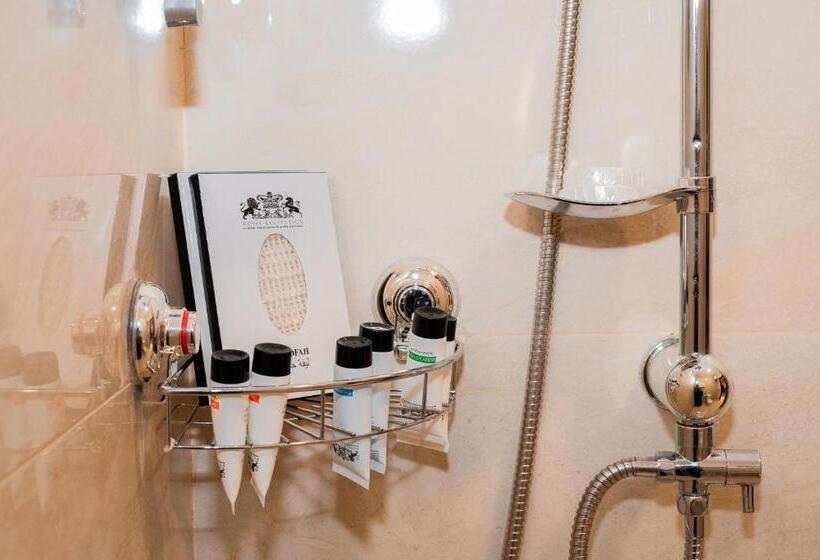 豪华套房, نصف الموسم للشقق المخدومة