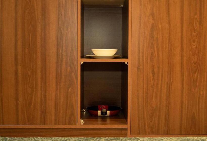 豪华套房, نصف الموسم للشقق المخدومة