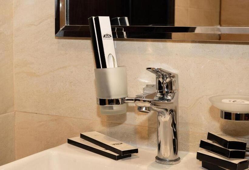 豪华房间, نصف الموسم للشقق المخدومة