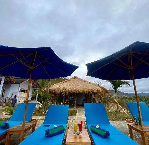 ルームシェアのワンベッド, Bed On The Beach