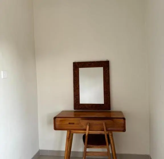 Deluxe room with river view, Nyoman House