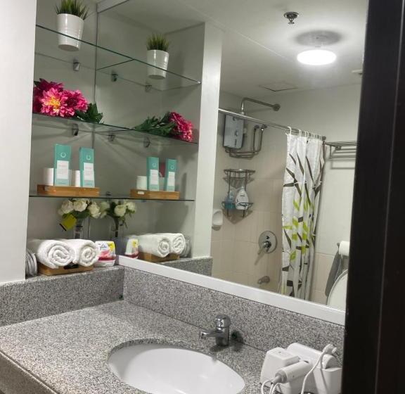 דירה בת חדר שינה 1 עם מרפסת, Eves Urban Haven