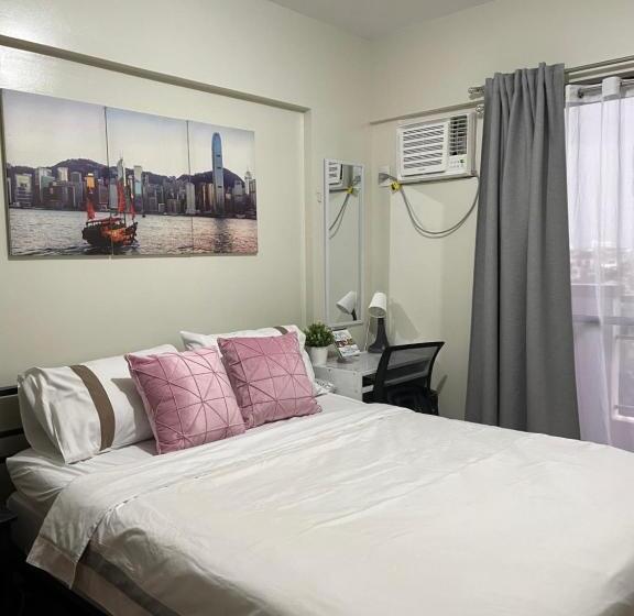 דירה בת חדר שינה 1 עם מרפסת, Eves Urban Haven