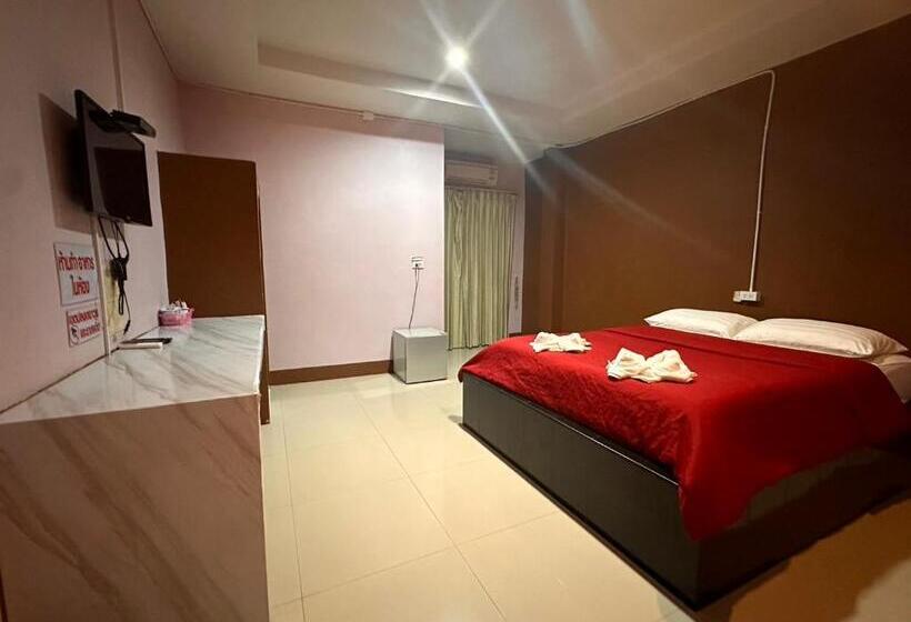 디럭스 룸 킹사이즈 침대, โรงแรมเพ็ญพิศ