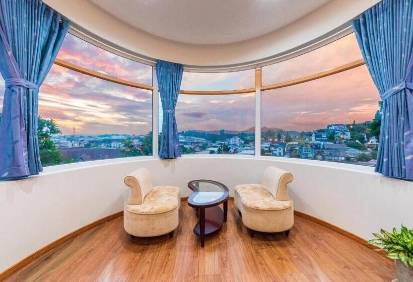 Quarto Deluxe com Sacada, Dolphin Villa   Biệt Thự Cá Heo