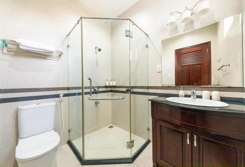Quarto Deluxe com Sacada, Dolphin Villa   Biệt Thự Cá Heo