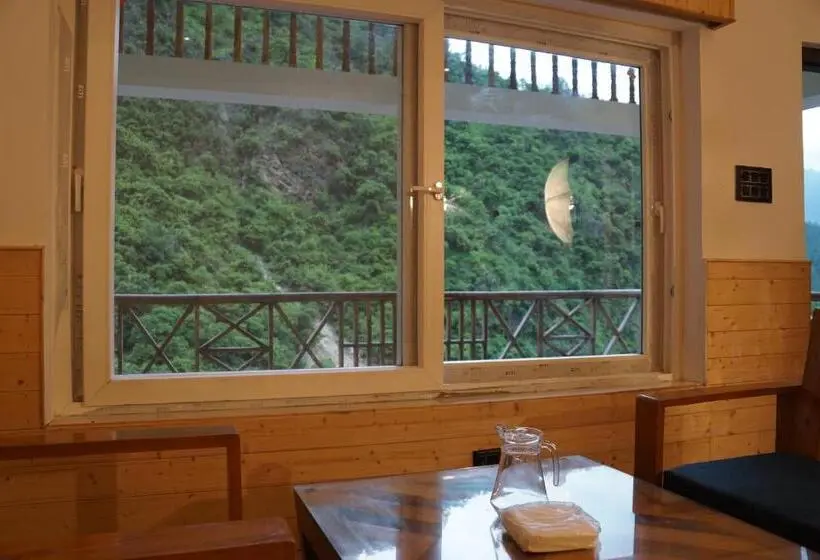 デラックスルーム, Maulyar Forest Resort