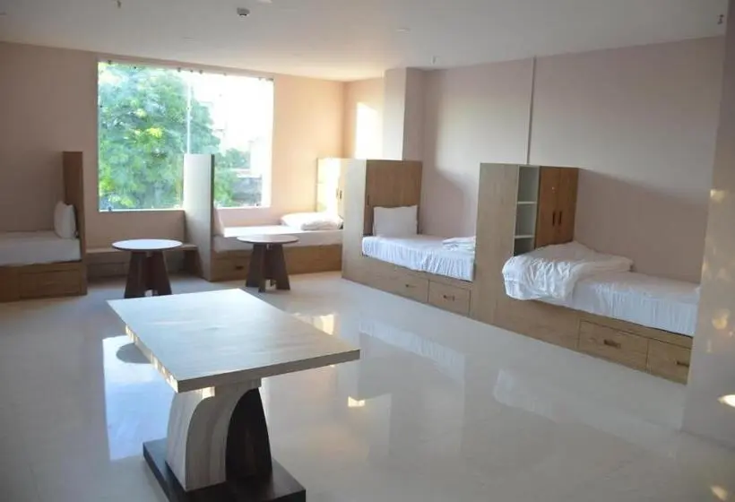Bed in een Gedeelde Kamer, The Rividium