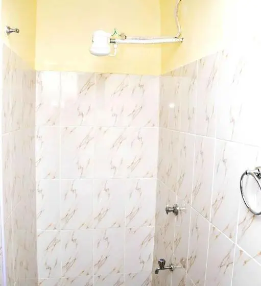 اتاق خانوادگی, Firstchoice Homestay