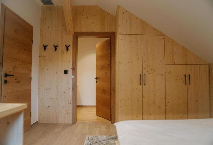 اتاق استاندارد با بالکن, Sobe Rooms Jelen Jelenov Greben