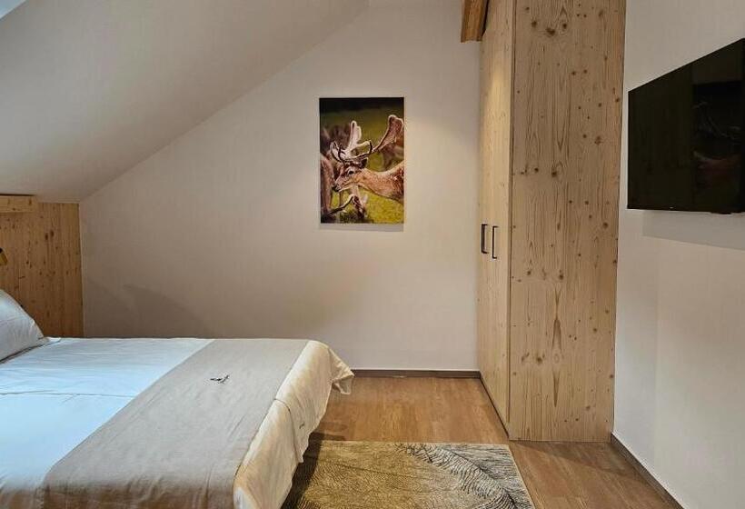 اتاق خانوادگی, Sobe Rooms Jelen Jelenov Greben