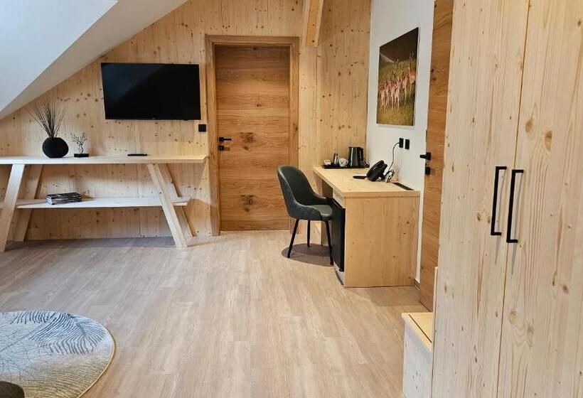 اتاق خانوادگی, Sobe Rooms Jelen Jelenov Greben