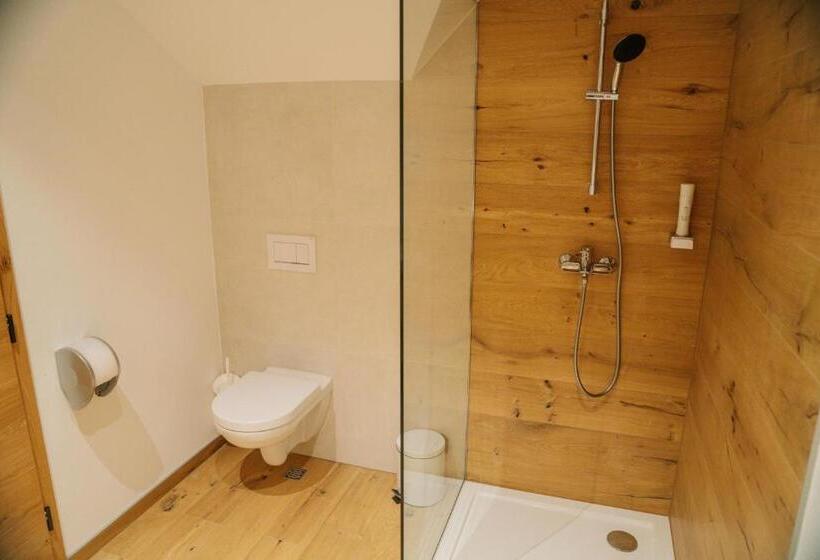 اتاق استاندارد با بالکن, Sobe Rooms Jelen Jelenov Greben