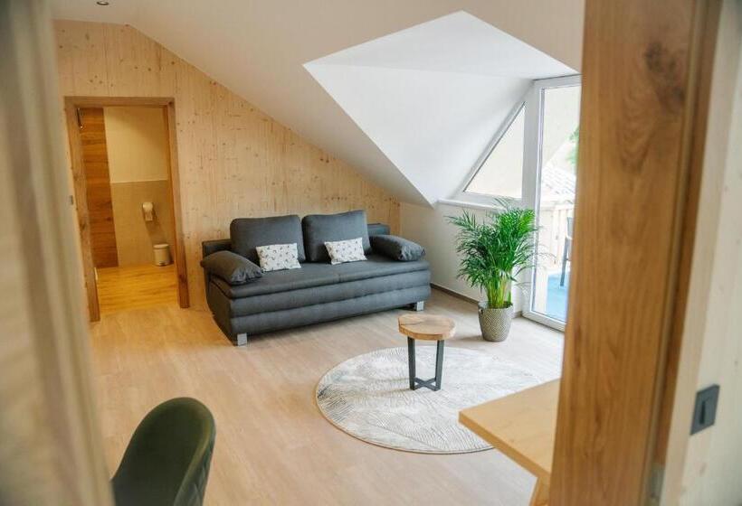 اتاق خانوادگی, Sobe Rooms Jelen Jelenov Greben