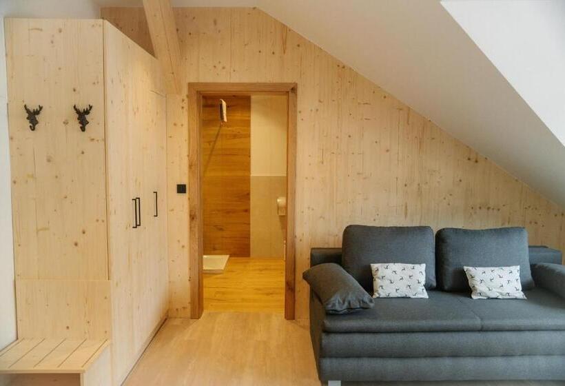اتاق خانوادگی, Sobe Rooms Jelen Jelenov Greben