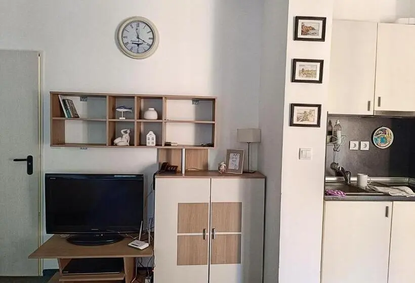 庭の見える１ベッドルームアパートメント, марина кейп