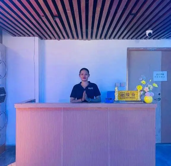 چادر با خدمات رفاهی استاندارد, Jianpuke Space Capsule Backpacker Hostel