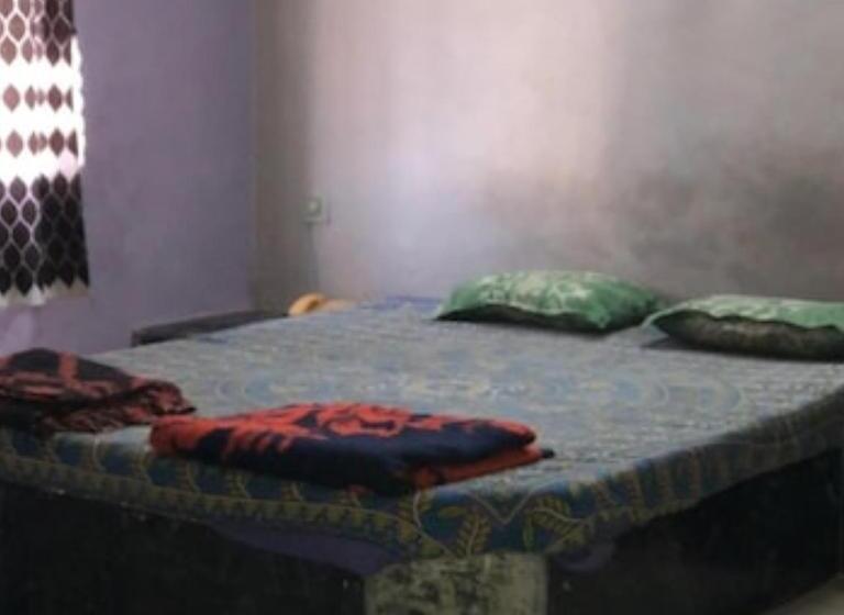 スタンダードルーム, Neelkanth Palace Ahmedabad