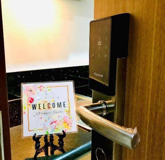 آپارتمان 1 خوابه با بالکن, Oranje Suite At Shore 3 Tower 1