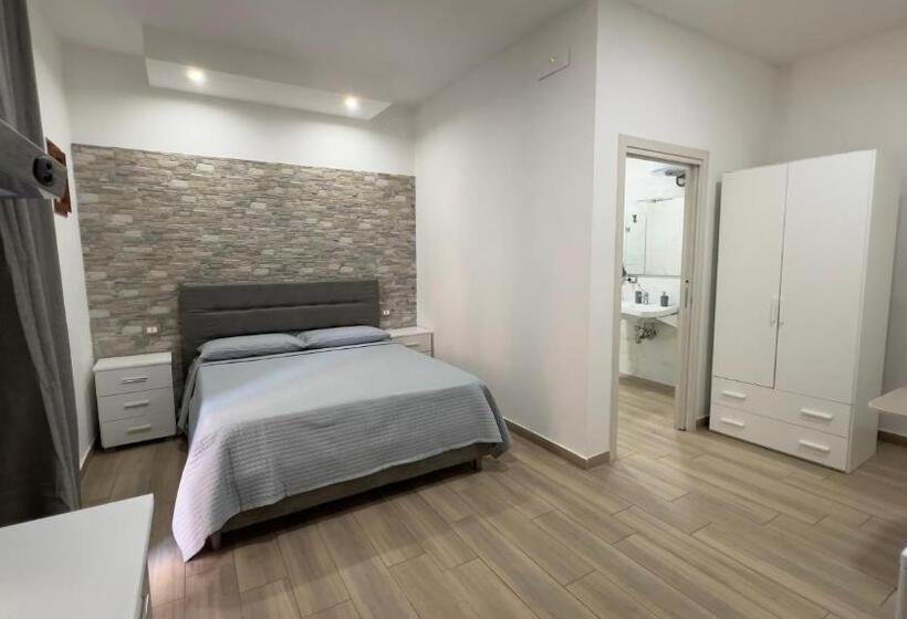 Quarto Estandar para Deficientes Físicos, La Casa Di Federico Ii