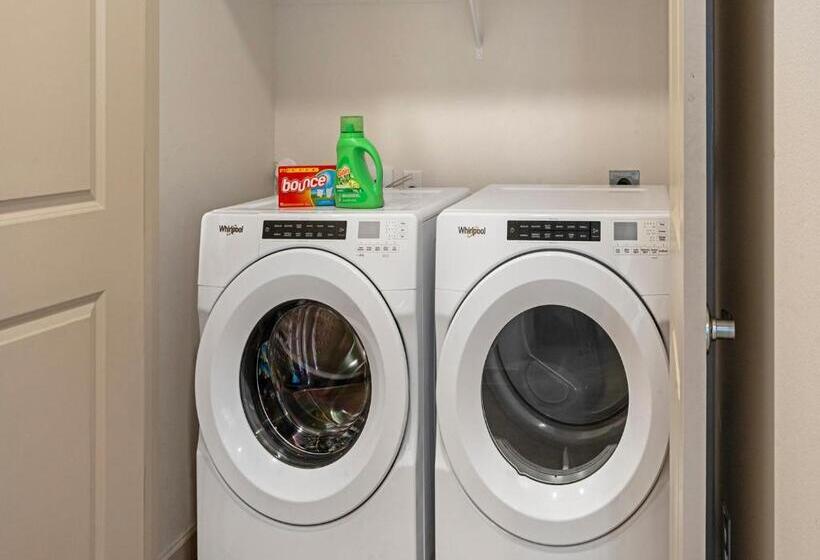 Апартаменты 2 Спальни, The Parker Austin Condos By Barsala