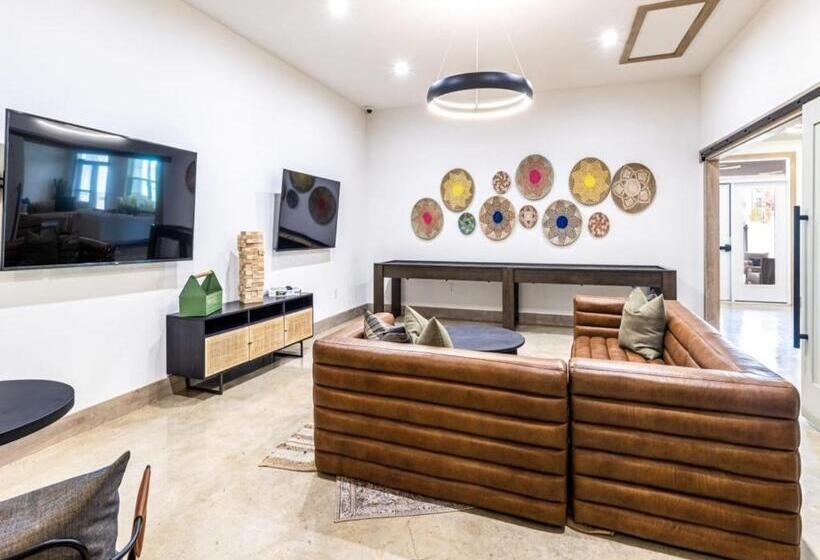 Апартаменты 2 Спальни, The Parker Austin Condos By Barsala