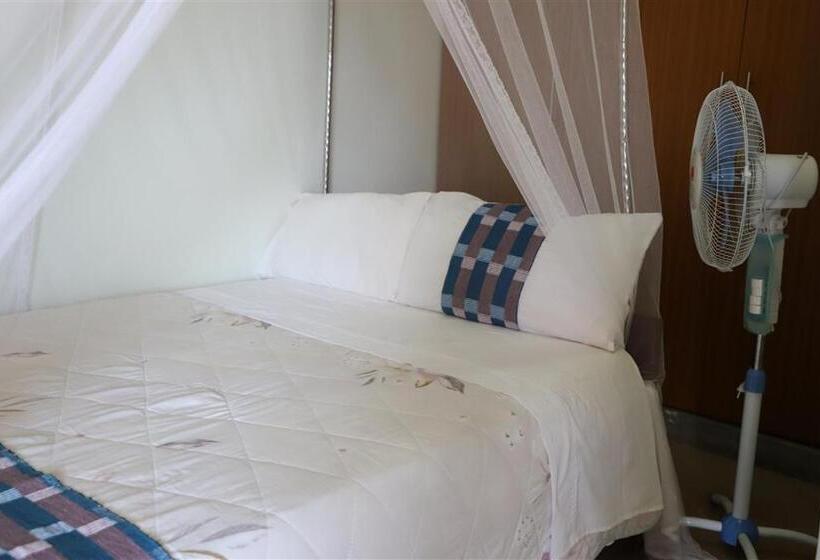 اتاق استاندارد یک نفره, Judith Gulu City