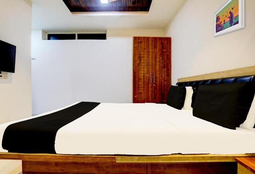 חדר קלאסי לשלושה, Oyo Aamrai Resort