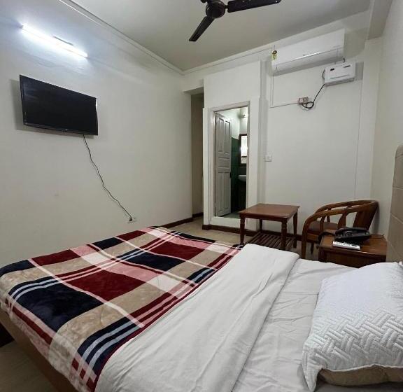 이코노미 싱글 룸, Urban Living