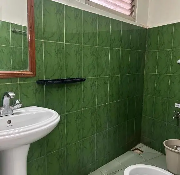 اتاق اکونومی یک تخته, Urban Living