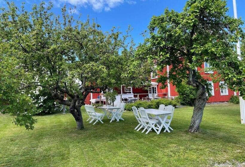 חדר סטנדרט לשלושה עם חדר אמבטיה משוף, Kristianopel Gästgifveri