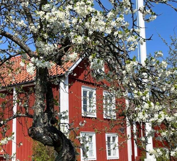 חדר סטנדרט לשלושה עם חדר אמבטיה משוף, Kristianopel Gästgifveri