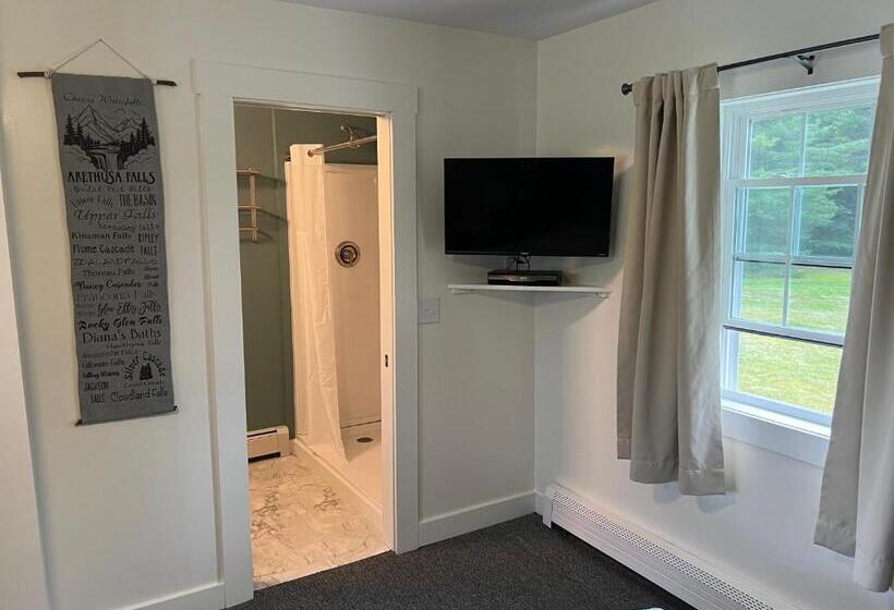 غرفة ديلوكس, Profile Deluxe Motel