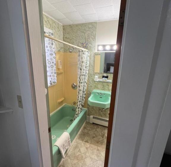 Quarto Estandar, Profile Deluxe Motel