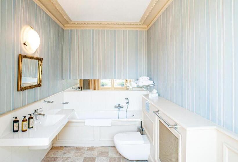 اتاق لوکس با تخت بزرگ, Les Cordeliers