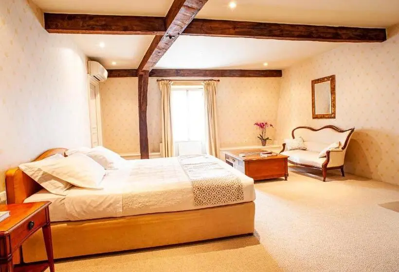 Deluxe Kolmen Hengen Huone, Les Cordeliers