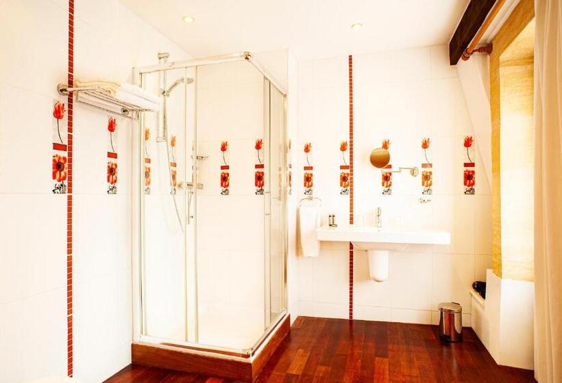 اتاق لوکس سه تخته, Les Cordeliers