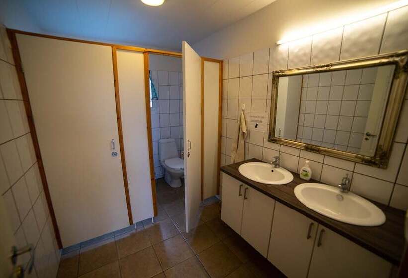 تختخواب در اتاق مشترک, Berg Hostel