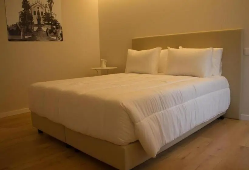 Standard Kolmen Hengen Huone, Feira Hostel & Suites