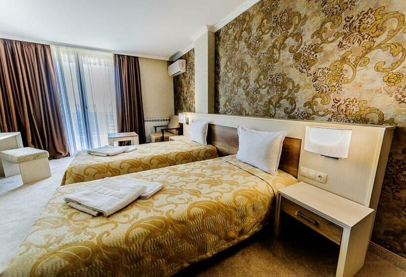 اتاق استاندارد با بالکن, Alisa