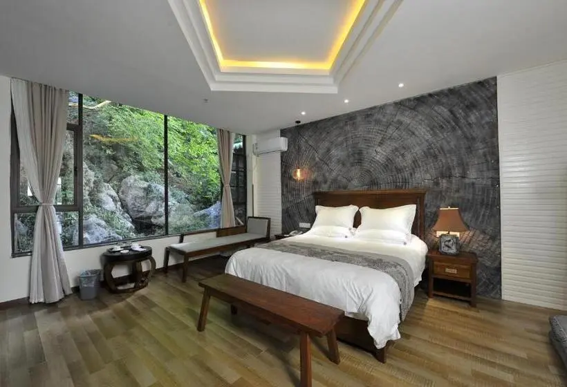 اتاق استاندارد با چشم‌انداز باغ, Guilin Crystal Crescent Moon